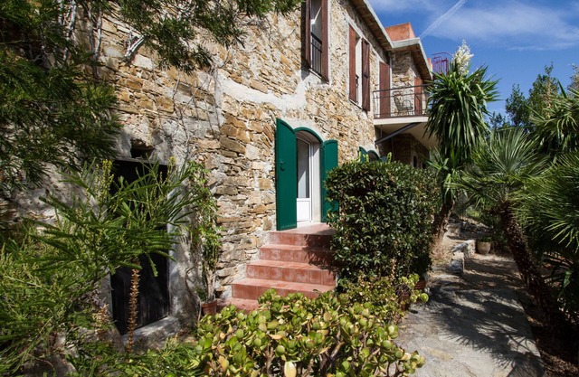 Casa Klaus: between lake and olive trees