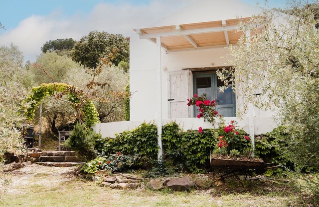 CASA MANORGAI DUE / Romantic cottage with heated jacuzzi