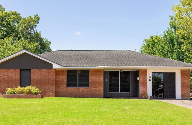 Casa Mimosa: Lake Jackson Home 15 min from Beach