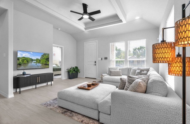 Casa Neutral - Lackland Delight