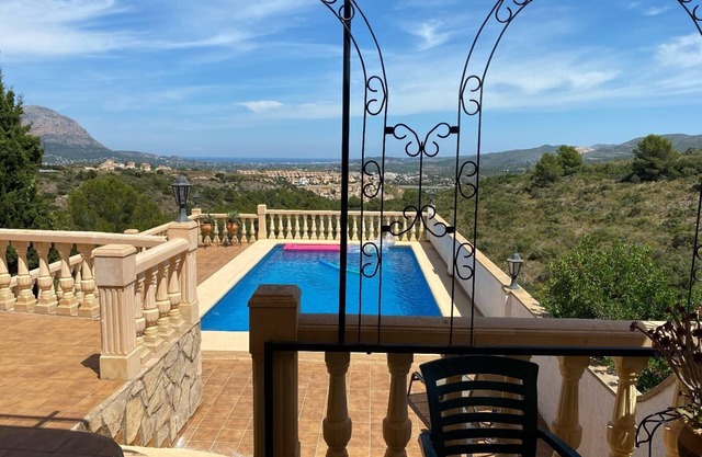 Casa Pedro, lovely detached villa with private pool on the Costa Blanca