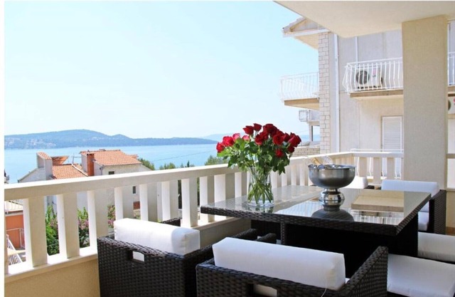 Casa Perisia - modern vacation apartment in a wonderful location with a view of the Adriatic Sea