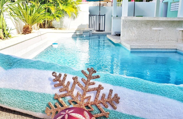 Casa Verde Hotel - Steps to the Beach | Pool, Restaurant & Bar