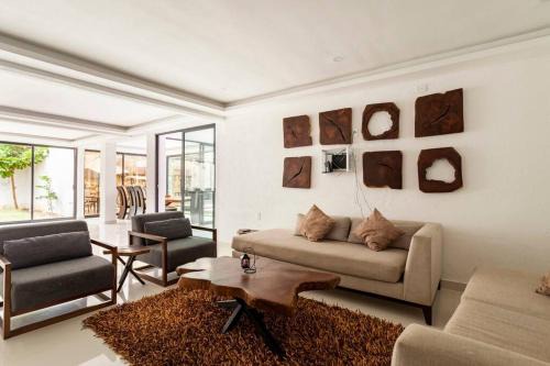 CASA VS Casa nueva con alberca jacuzzi y jardín
