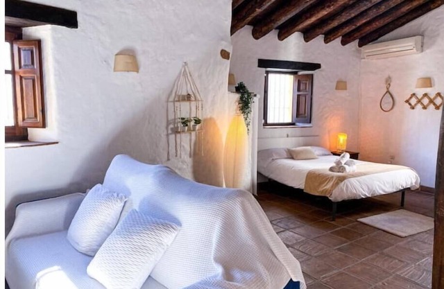 Casabenadalid. Casa Rural con Piscina