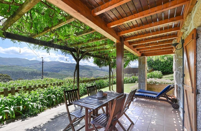 Casas das Olas 2 - Great views, 2 pools, ideal place to relax and visit the of North Portugal