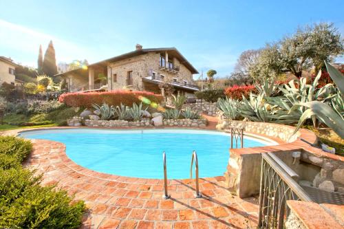Cascina Crocelle with Lake View and Heated Pool