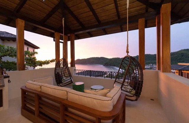 Casita in LC located next to Casa Chameleon private terrace and amazing views