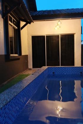CaSSa ArDiNA Homestay With Pool