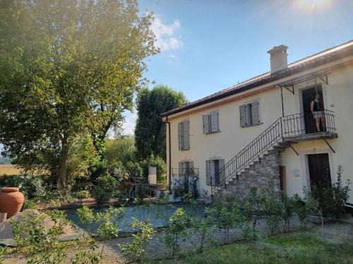 Castello di Lisignano - Storia Pace e Tradizione