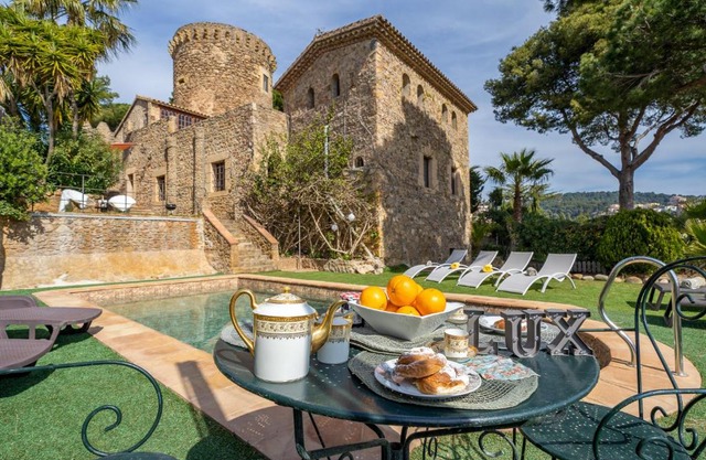 Castillo Can Xirau, Propiedad Exclusiva con piscina & aircon