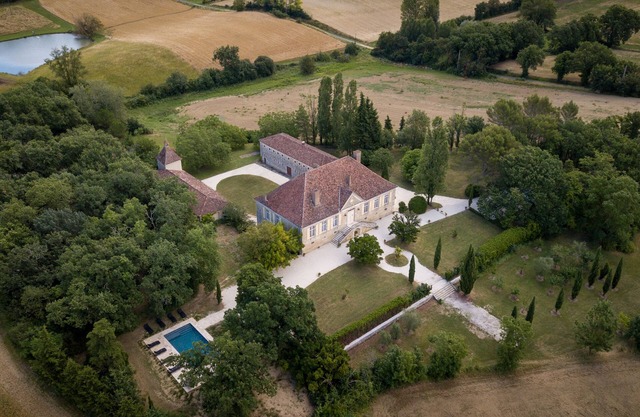 Castle - Mansion with private pool. 4* classified by Gites de France.