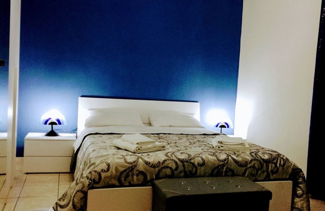Catania House single apartment sleeps 4 near the new Garibaldi