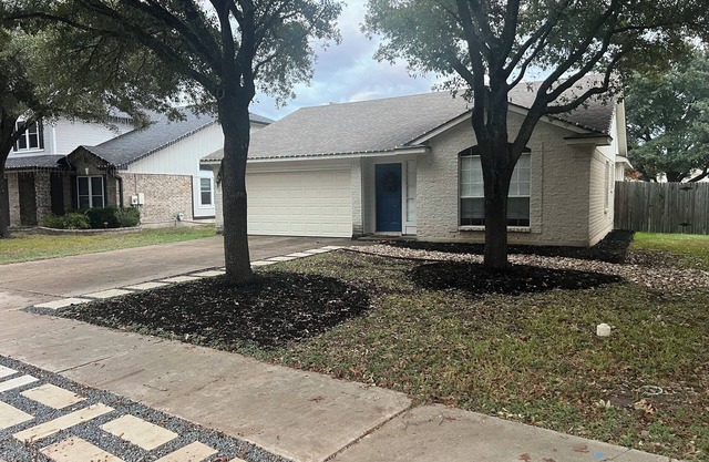 Cedar Park single-story house with greenbelt access and close to everything!