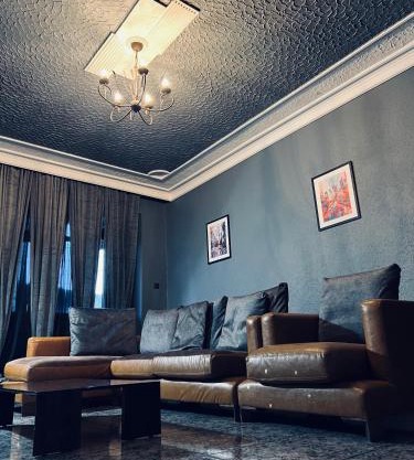 Central Apartment Black Cat