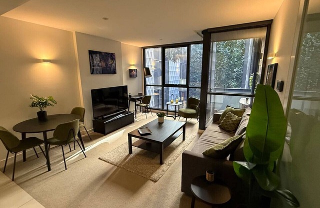 Central Apartment w/Free Parking