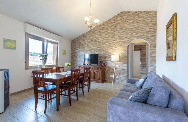 Central Apartment with Balcony, Wi-Fi and Air Conditioning