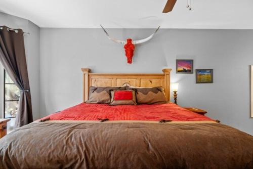 Central Austin Ranch Home Near UT, ACL & Formula 1