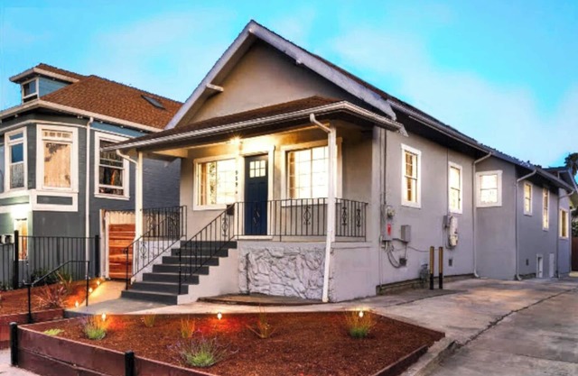 Central Bright & Big 3Br 2Ba w/2 Parking Spaces!