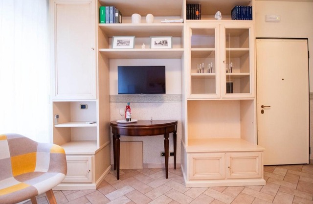 Central Domus Wi-Fi Station by We Host Yuo