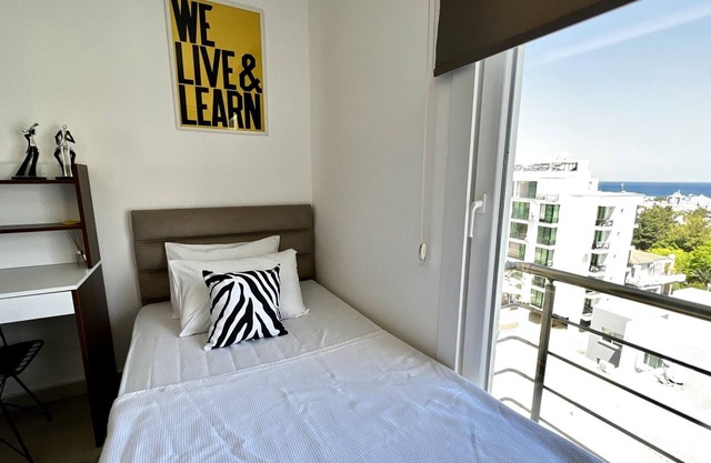 Central Flat w Sea View 10 min to Beach in Kyrenia