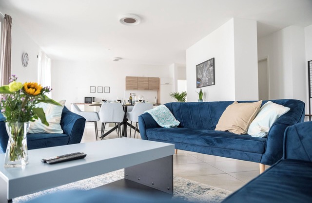 Central | for 6 | free parking | terrace| near the university hospital