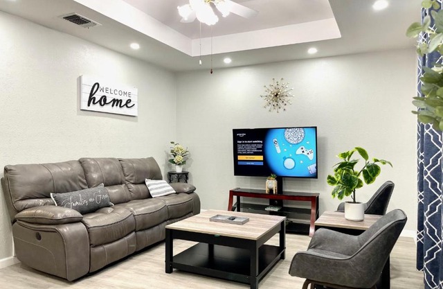 Central Frisco - renovated nice & cozy unit 3 bed & 2 bath - free wifi & parking