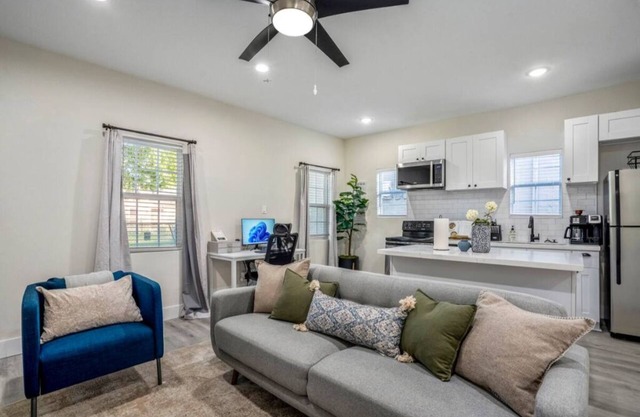 Central Location - King Bed - Near PNC Stadium!