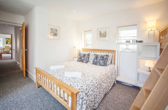 Central Maisonette w/Roof Terrace (BSM)