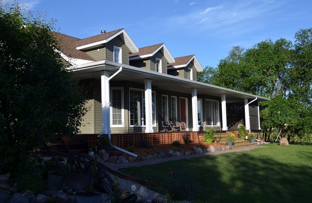 ☀️Central to Waterton & Glacier National Parks - Country Living - at it's best
