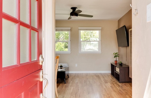 Centrally Located, 1-BR at Long Beach Casitas