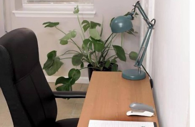 Centrally located apt. ideal for business & pleasure.