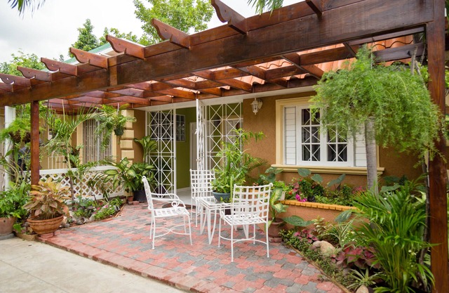 Centrally Located Guest Apartments