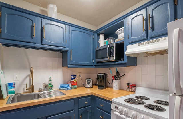 Centrally Located & Recently Updated Kokomo Apartment is Clean & Comfortable