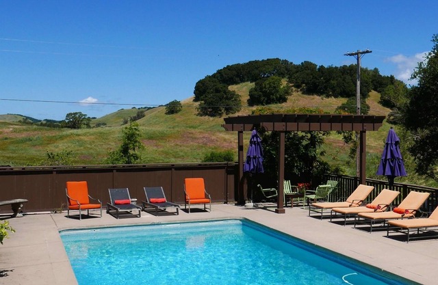 Cerro Pampa Hacienda Property *Spacious Ranch Home with a Pool