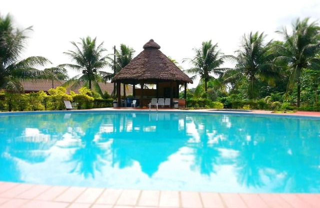 Cesar's Tropical Hotel