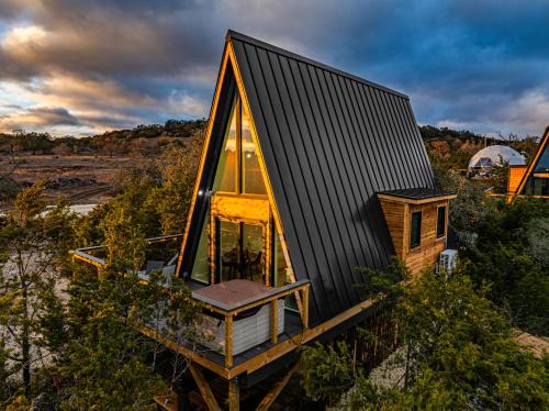 Ceto Treehouse Hottub Fredericksburg Romantic EV