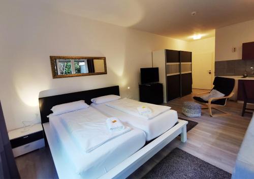 CF13 30m2 Central with Terrace AC and Netflix