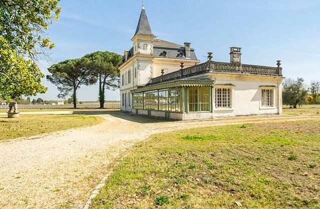 Château Méjean Studios Elevation