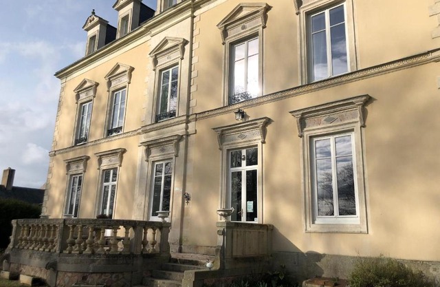 Château XIXe avec parc, chambres spacieuses et petit déjeuner local, proche forêt et cité médiévale - FR-1-410-411
