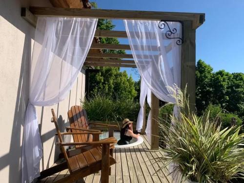 Chalé com Hidro, Lareira, cavalo, piscina, trilha