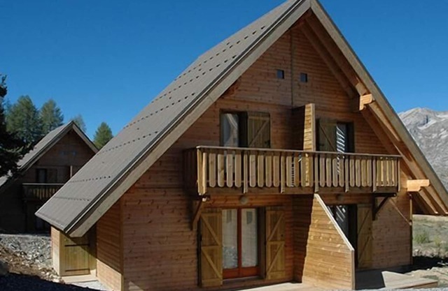 Chalet, 350m from ski slopes, view mountain, fitness, terrace, parking, tv, ski locker, 43m²