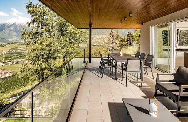 Chalet "Apt. Penthouse - Schenna Chalet" with Pool, Whirlpool and Spa Access
