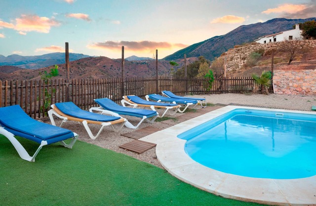 Chalet "Casa la viña de la tireta" with Lake View, Pool, Wi-Fi, Garden & Terrace