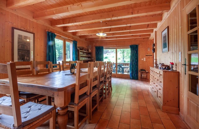 Chalet Clairvaux 5 bedrooms - sleeps 14 persons