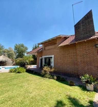 Chalet con Piscina y Quincho para eventos