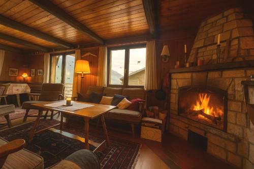 Chalet cosy, vue Alpes, cheminée & grande terrasse