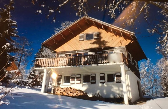 Chalet D'antan Dans LE Haut-jura