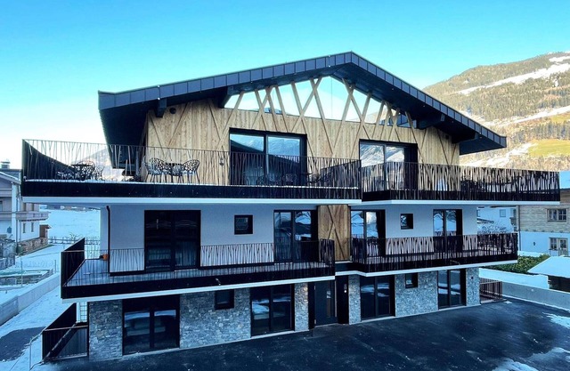 Chalet in Zillertal near Ski Slopes & Whirlpool