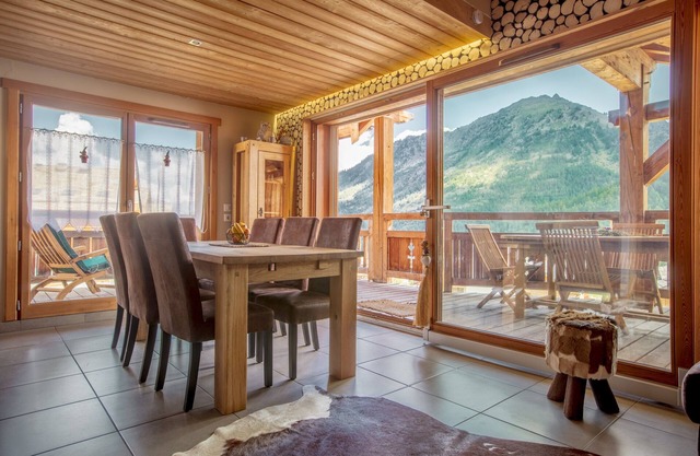CHALET K Luxury 8 people in Montgenevre on tracks was winter with spa and pool